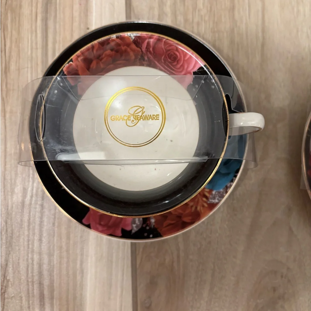 NWT Skull and Roses tea cup and saucer set